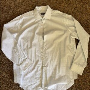 Van Heusen Light Patterned Button Down Shirt